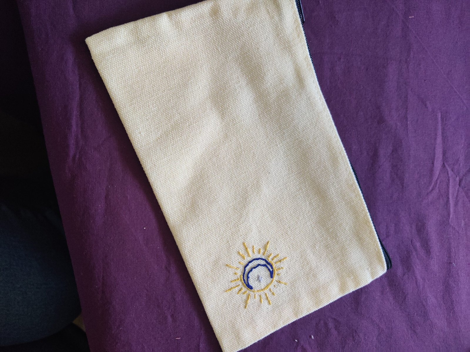 Atelier Broderie sur pochette - Samedi 11 juillet 15h00 - 16h00 – Image 2